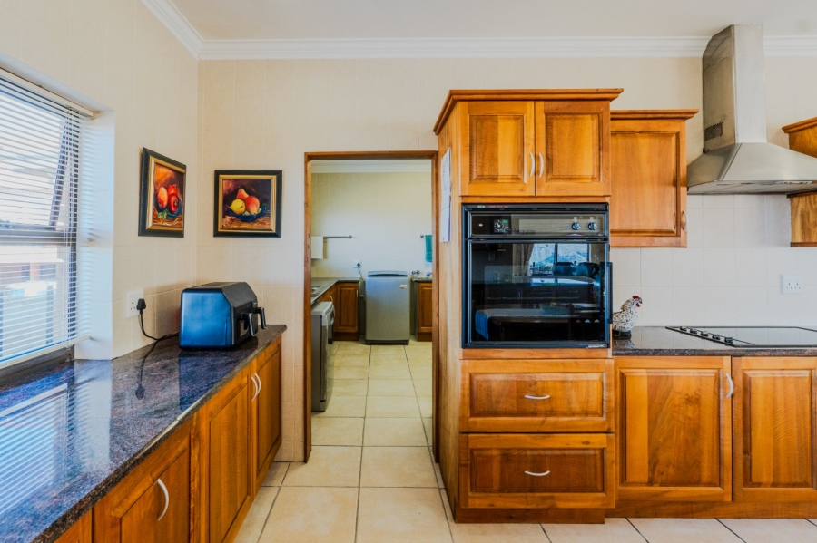 4 Bedroom Property for Sale in Stilbaai Wes Western Cape